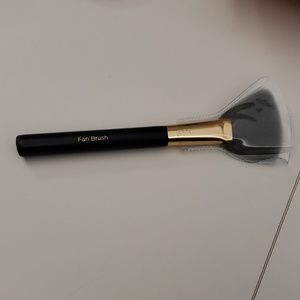 Fan brush